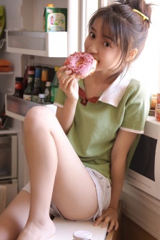 少妇把腿扒开让我添69式mv